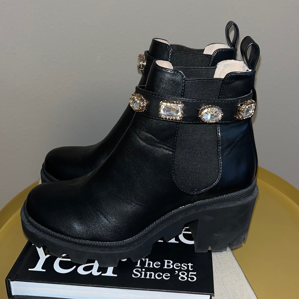 Steve Madden Amulet Black Boots